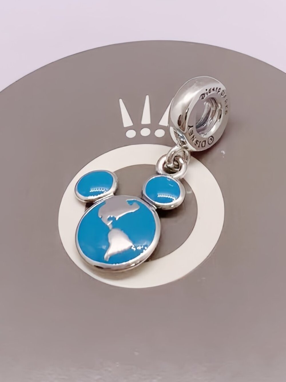 Pandora Disney Vacation Club Member Mickey Globe Charm